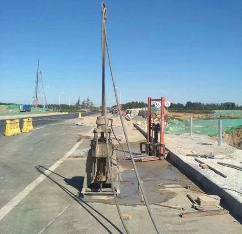 复兴公路高聚物注浆加固